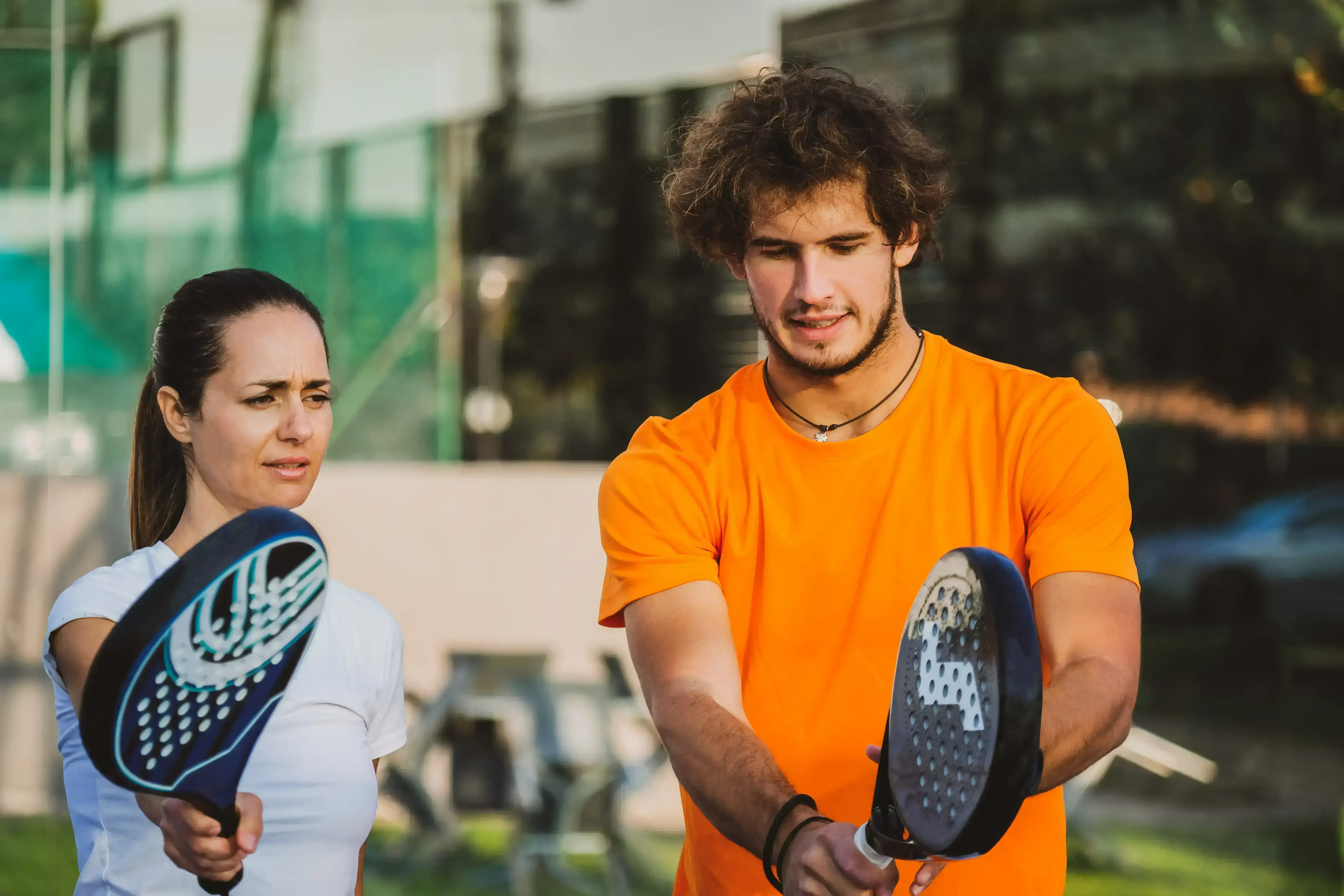 Cómo coger la pala de pádel correctamente: trucos y técnicas para empezar