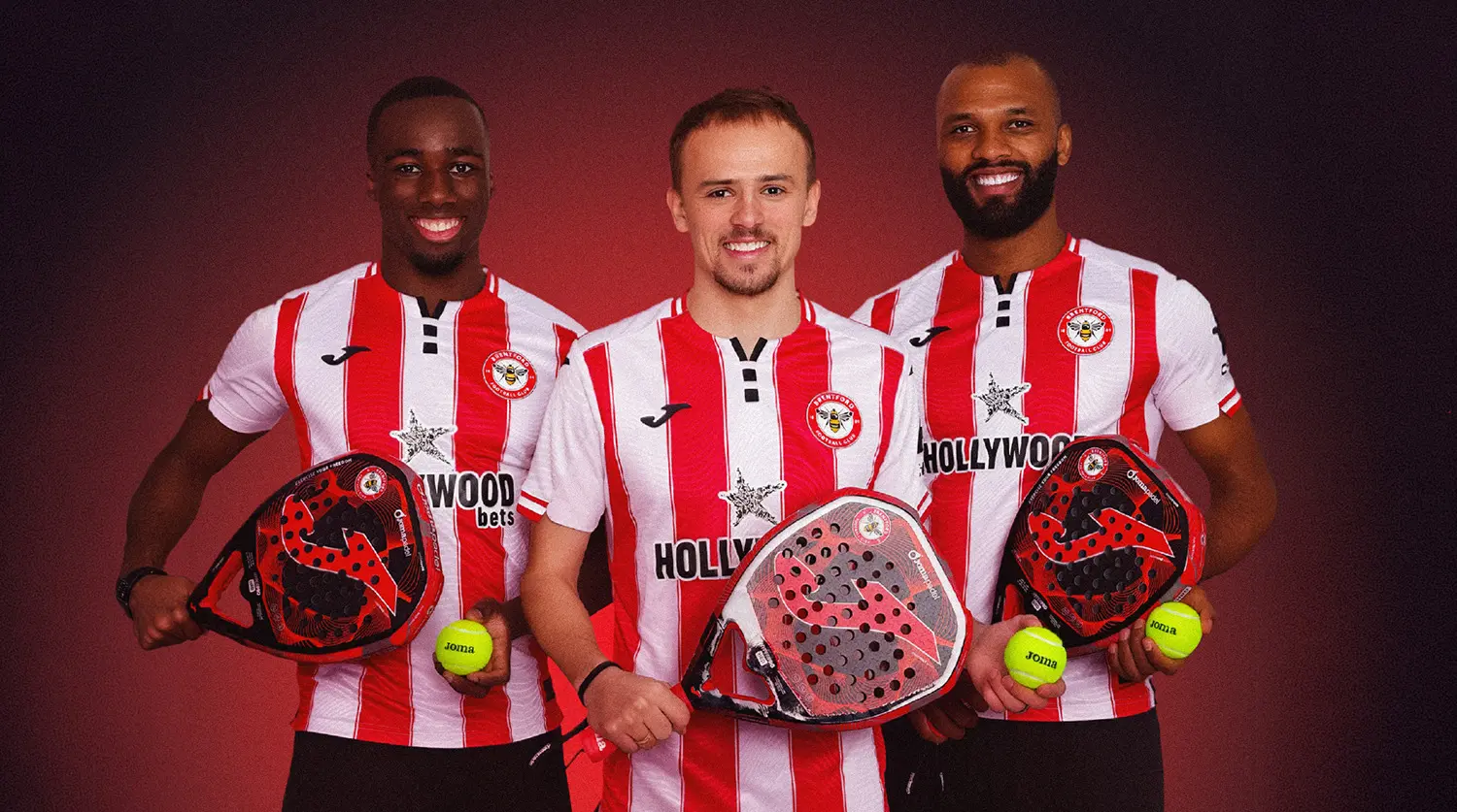 Joma, primera marca en llevar la identidad de un club de fútbol al pádel con una pala exclusiva del Brentford FC