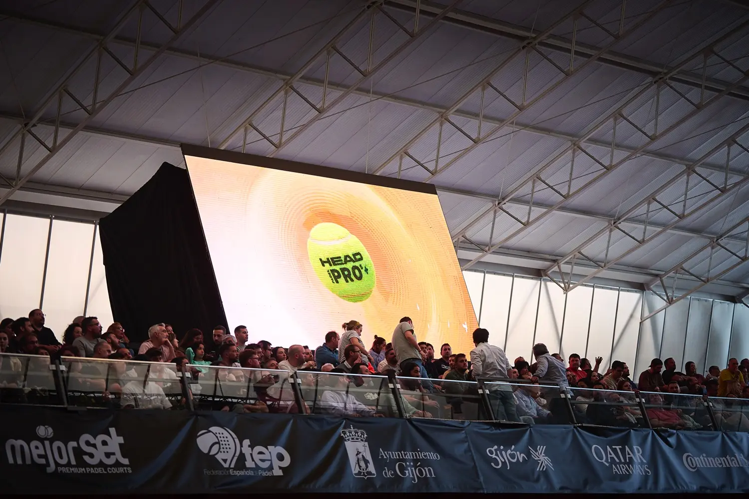 HEAD refuerza su presencia en Premier Padel como marca oficial