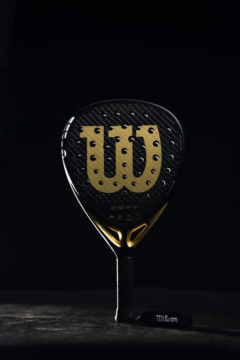 Wilson Defy V1: Agresividad, velocidad y efecto para dominar en ataque